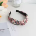 Sweet floral knotted headband for women, stylish fabric hair hoop, daily casual cute hair accessory. - Dusty Pink