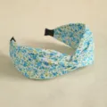 Diadema de nudo con flores azules para mujer, banda de pelo ancha accesorio elegante de moda - Azul claro