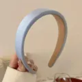 Elegante diadema de tela azul claro para mujer, aro de pelo ancho y elegante para uso. - Azul claro