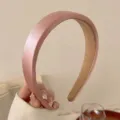 Diadema acolchada rosa para mujer, aro de pelo de satén grueso, accesorio de diseño elegante. - Rosa intenso