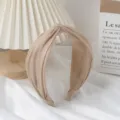 Bandeau plissé beige pour femme, serre-tête large rétro, accessoire de cheveux uni élégant. - Khaki