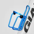 Porte-bidon de vélo en alliage d'aluminium pour VTT, support de tasse de cyclisme durable. - Avec Vis et Outil / Bleu