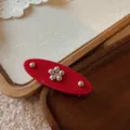 Fermaglio per capelli in acetato rosso primo piano con sfere di metallo argento fiore chic. - Rosso scuro