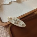 Elegante fermaglio per capelli ovale in acetato con perline di fiori d'argento, chic. - Grigio Beige Floreale