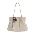 Borsa a spalla bianca crema grande capacita borsa tote casual per lavoro e uso quotidiano. - Con Ciondolo / Bianco avorio