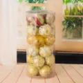 Vista dettagliata di un set da 24 palline di Natale da 6 cm in secchio per decorazioni. - 6cm 24 Pz / Palla Dipinta Tutto Oro
