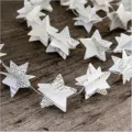 Ghirlanda di stelle in carta di giornale vintage, festone 3D per feste di compleanno. - Ghirlanda di Stelle / Confezione da 2 Metri / Bianco