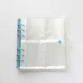 Álbum de fotos con anillas transparente con purpurina y tarjetero, vista detallada clara. - 3 Pulgadas 6 Agujeros / Azul