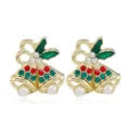 Gedetailleerd overzicht van prachtige kerstbel oorbellen met strass-steentjes en parel. - Bel