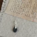Dettagli della lunga catena maglione vintage neo-cinese con ciondolo geometrico e argento. - Collana a Goccia (XL5821A)