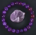 Paarse kristalen kralen stretch armband met natuursteen decor, elegante sieraden. - Paarse chalcedoon
