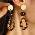 Chic European fashion tortoiseshell dangle earrings with gold metal disc for women stylish look. - Leopard Teardrop Patchwork Style (10948)