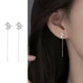 Asymmetrische vierzackige Stern Quaste Ohrringe, elegante silberne minimalistische Ohrringe Damen. - Vierzackiger Stern Ohrlinie / Silber