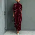 Ensemble deux pièces en velours rouge bordeaux haut à manches longues et pantalon large chic. - Bordeaux