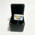Divertida caja de regalo de broma con letrero arcoíris emergente, juguete de broma impreso en 3D. - Caja de Regalo GAY