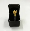 Caja de regalo sorpresa de resorte con pulgar hacia arriba novedad impresa en 3D - Caja Sorpresa de Pulgar Arriba