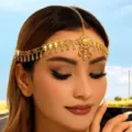 Exquise chaîne de tête dorée bijou de front bohème avec strass cristal pour femmes - Or