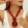 Handgemaakte rode hars kralen statement ketting en bijpassende oorbellen set voor dames - Rood