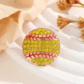 Vue de detail d'une broche softball en strass et alliage pour vetements et accessoires - Softball