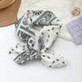 Bandana paisley vintage in bianco e nero 100% cotone foulard da testa elegante. - MBFJ39 - Bianco