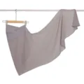 Elegante sciarpa avvolgente in chiffon grigio scintillante con dettagli glitterati. - Grigio Ghiaccio