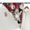 Retro artistic red geometric print triangle silk scarf lightweight neckerchief fashion accessory. - Red