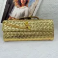 Borsa a clutch intrecciata dorata da donna, elegante borsetta da sera con splendido nodo chic. - Oro