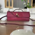 Sac de soirée bordeaux en strass avec poignée supérieure et bandoulière, pochette élégante. - Bordeaux