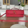 Sac de soirée rouge en strass avec poignée et bandoulière. Élégante pochette en cristal. - Rouge