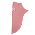 Detalle de hiyab de lino cristal rosa con lazo delicado y colgantes de pedrería brillantes. - Talla única / Rosa intenso