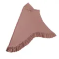 Detalle del elegante hiyab malva con volantes de perlas y lazo de cristal refinado. - Talla única / Rosa nude
