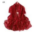 Dettaglio in primo piano della sciarpa rossa in cotone lino con stampa a cuori. - 175cm / Rosso Rubino
