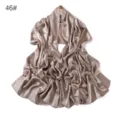 Mujer panuelo largo de satin liso, elegante chal de seda sintetica drapeado para verano. - Té Marrón de Piña