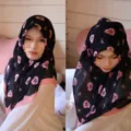 Chic foulard carré en mousseline à imprimé nœud noir et cœur rose, élégant. - 15# Nice Day Cœur