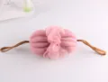Éponge de bain longue citrouille rose épurée avec poignées marron pour douche corporelle. - Rose