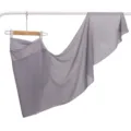 Grijze chiffon kristal linnen omslagdoek met strass stippen, elegante hoofddoek detail. - Agaatgrijs