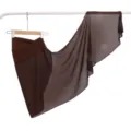 Bruine chiffon strass cirkel sjaal detailweergave, elegante wrap hijab accessoire. - koffiekleur