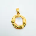 Colgante de collar de concha blanca irregular chapado en oro variante joya geométrica - Estilo Irregular Calado (2) / Colgante Solo (Sin Cadena) / Dorado-Concha Blanca