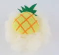 Gedetailleerd overzicht van de witte mesh douchepuff met ananasontwerp voor de dagelijkse badcare. - Ananas