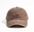 Gorra de béisbol marrón lavada vintage con visera desgastada y logotipo bordado para uso diario. - Marrón Lavado