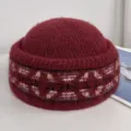Bonnet docker en tricot rouge pour femme, motif jacquard Fair Isle rétro, bonnet d'hiver chaud. - M (56-58cm) / Bordeaux