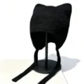 Bonnet tricoté noir oreilles de chat avec lanières, cache-oreilles chaud d'hiver. - M (56-58cm) / Noir