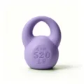 Primo piano dettaglio di charm ciondolo kettlebell viola, superficie liscia per DIY. - Viola