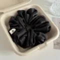 Französisches schwarzes Satin Haargummi große elastische Haarband elegante Haarschmuck. - Schwarz