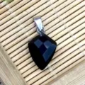 Pendentif collier en cristal facetté noir, accessoire de bijouterie triangle géométrique. - 11x18mm / Obsidienne