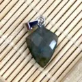 Pendentif en pierre naturelle facettée en forme de flèche accessoire bijoux DIY. - 11x18mm / Pierre Flash (Labradorite)