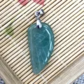 Ciondolo ala d'angelo in cristallo verde variante collana, accessorio di gioielli in pietra. - 15x30mm / Aventurina verde