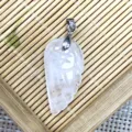 Ciondolo in cristallo naturale ala d'angelo collana pietra semi-preziosa accessorio - 15x30mm / Cristallo di rocca
