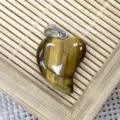 Natural tiger eye stone heart shaped pendant with metal bail DIY jewelry accessory - 16x21mm (2g) / Tiger's Eye