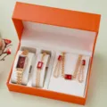 Goldenes rechteckiges Quarzuhren-Set mit rotem Zirkon Armband Halskette Ohrringen - Set mit roten Zirkonia